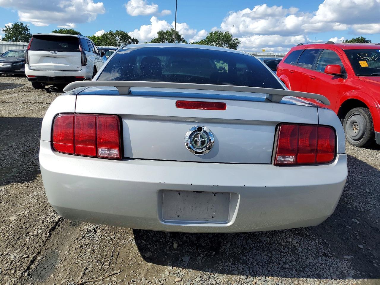 2005 Ford Mustang - Фото 6