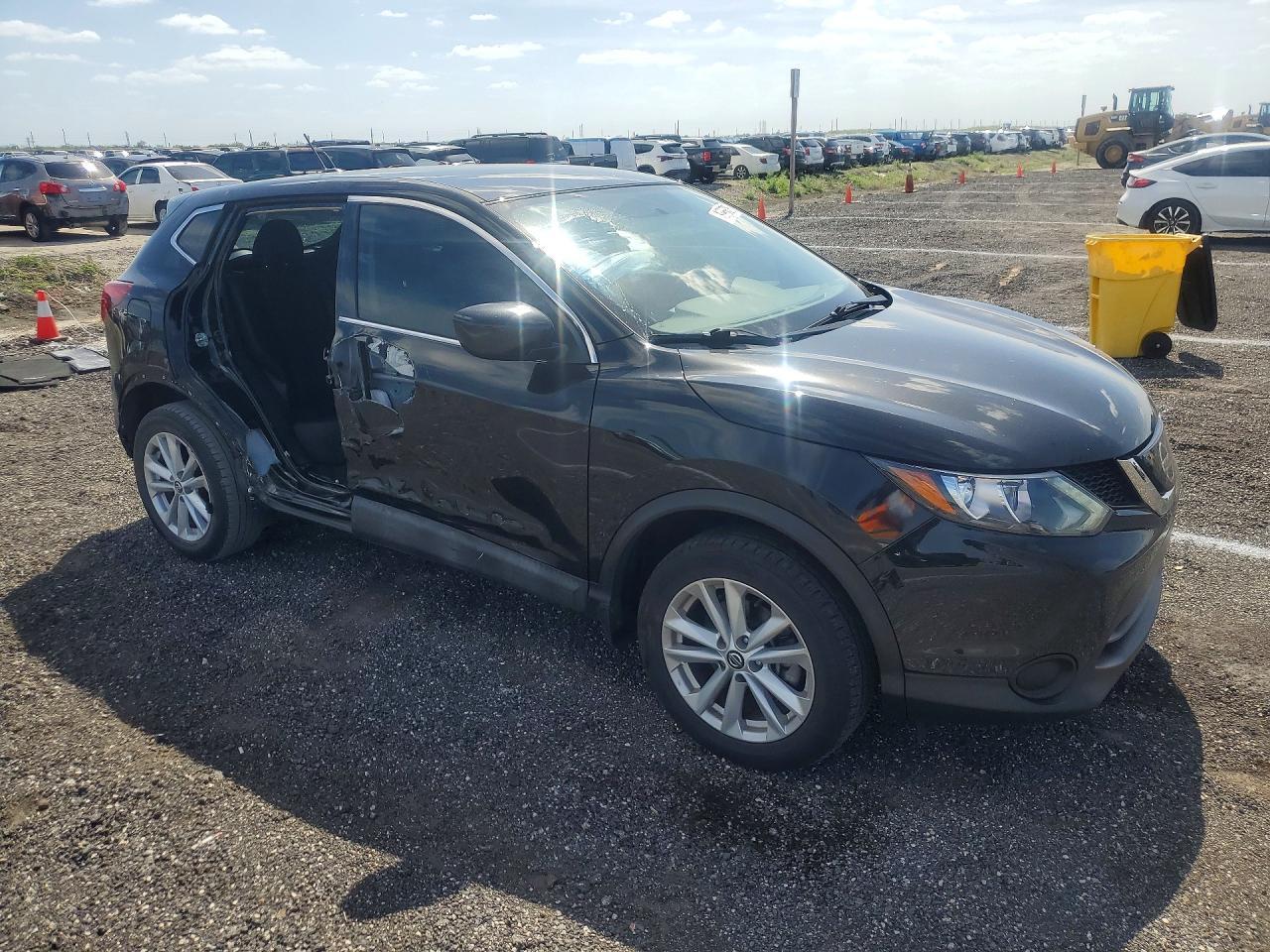 2019 Nissan Rogue Sport S - Фото 4