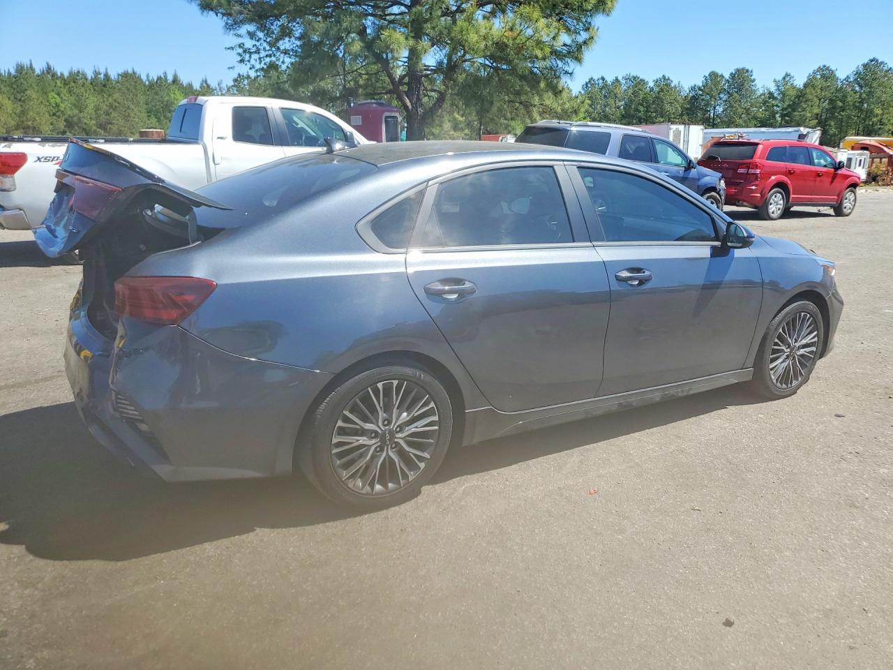 2022 Kia Forte Gt Line - Фото 3