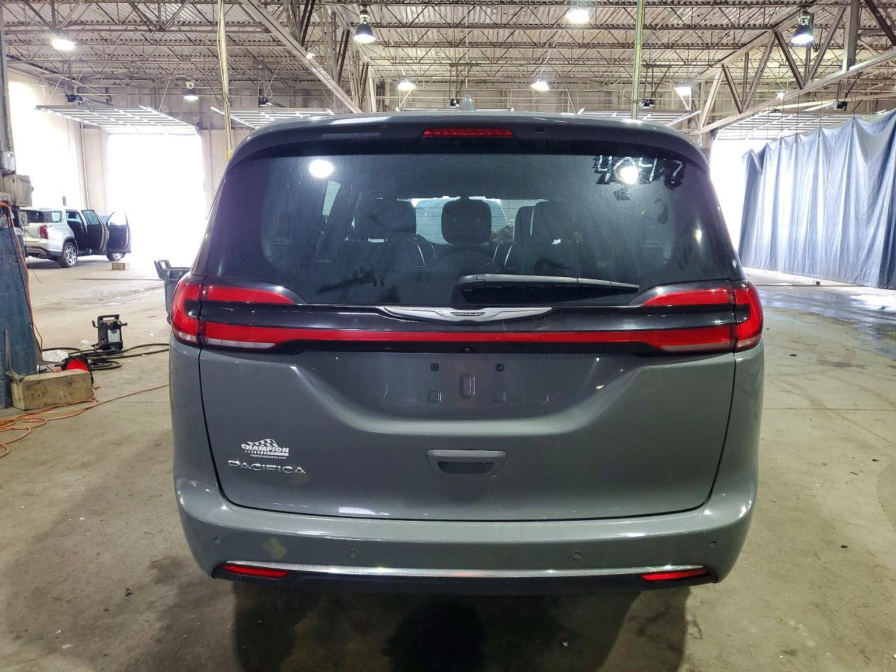 2022 Chrysler Pacifica Touring L - Фото 6
