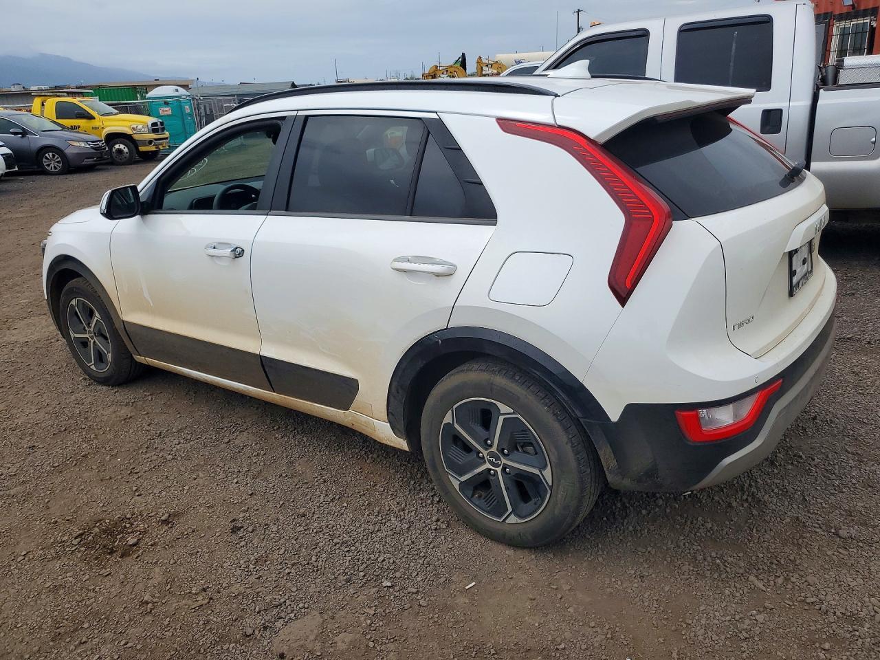 2024 Kia Niro - Image 2