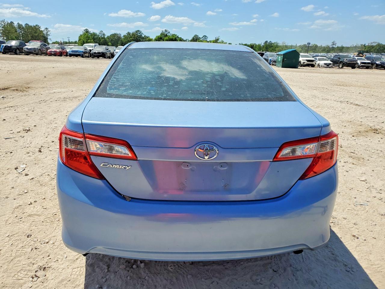 2012 Toyota Camry L - Image 6
