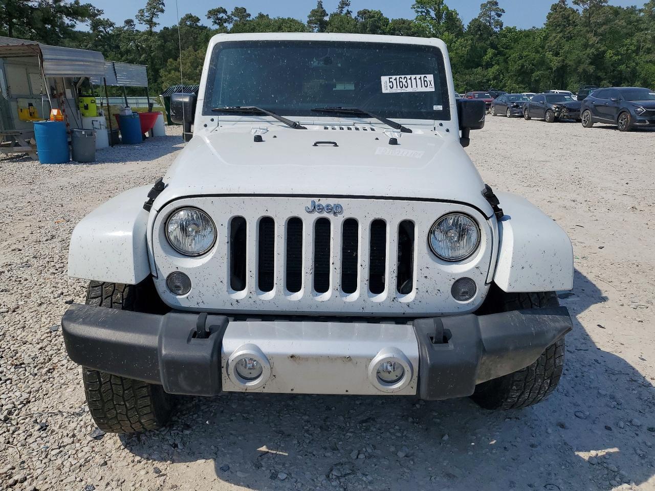 2015 Jeep Wrangler Unlimited Sahara - Image 5