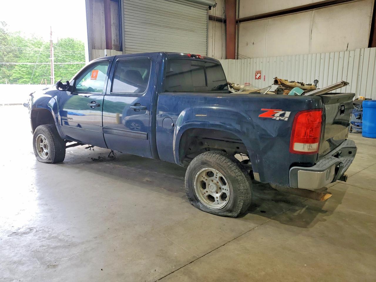 2008 GMC Sierra C1500 - Image 2