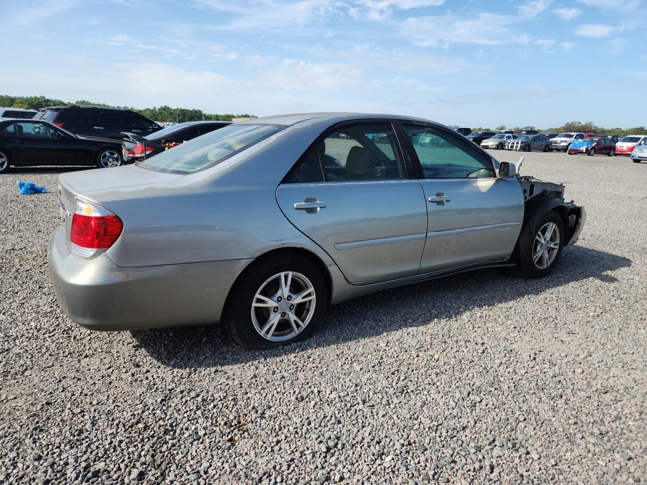 2005 Toyota Camry Le - Фото 3