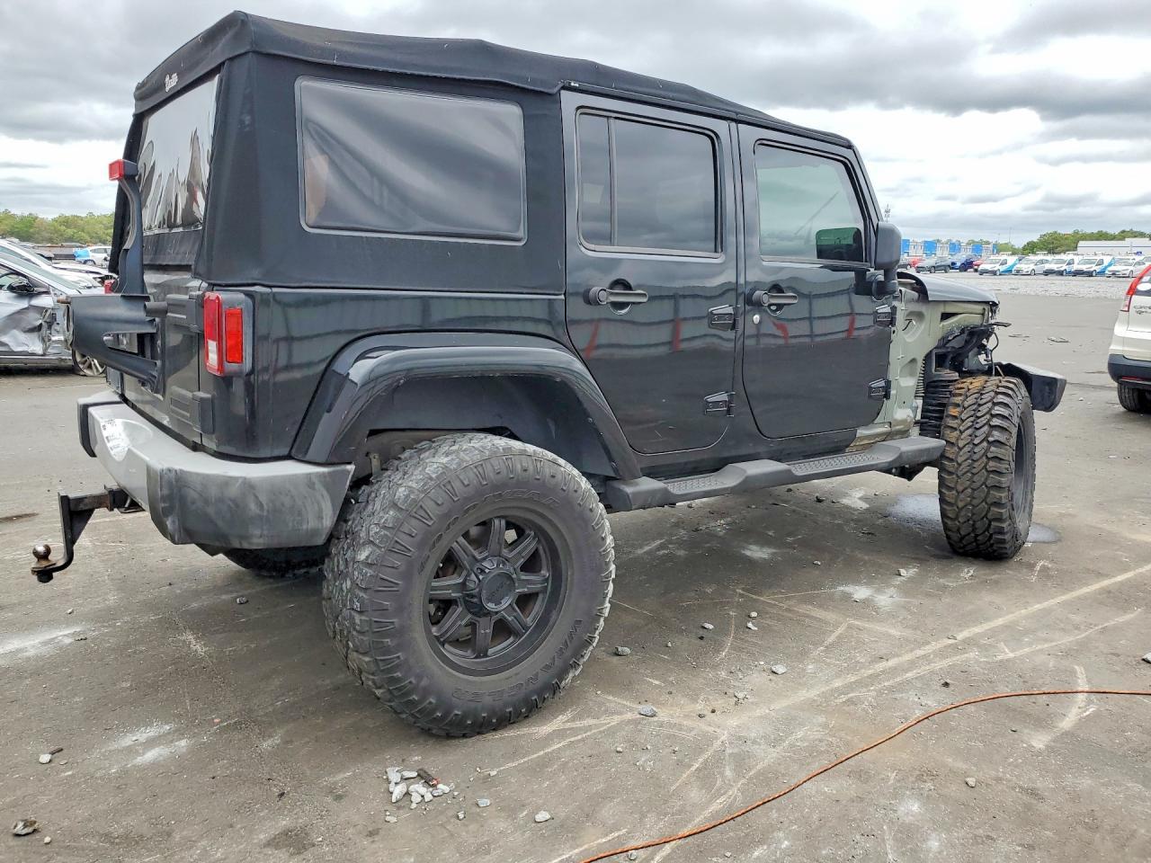 2008 Jeep Wrangler Unlimited Sahara - Image 3