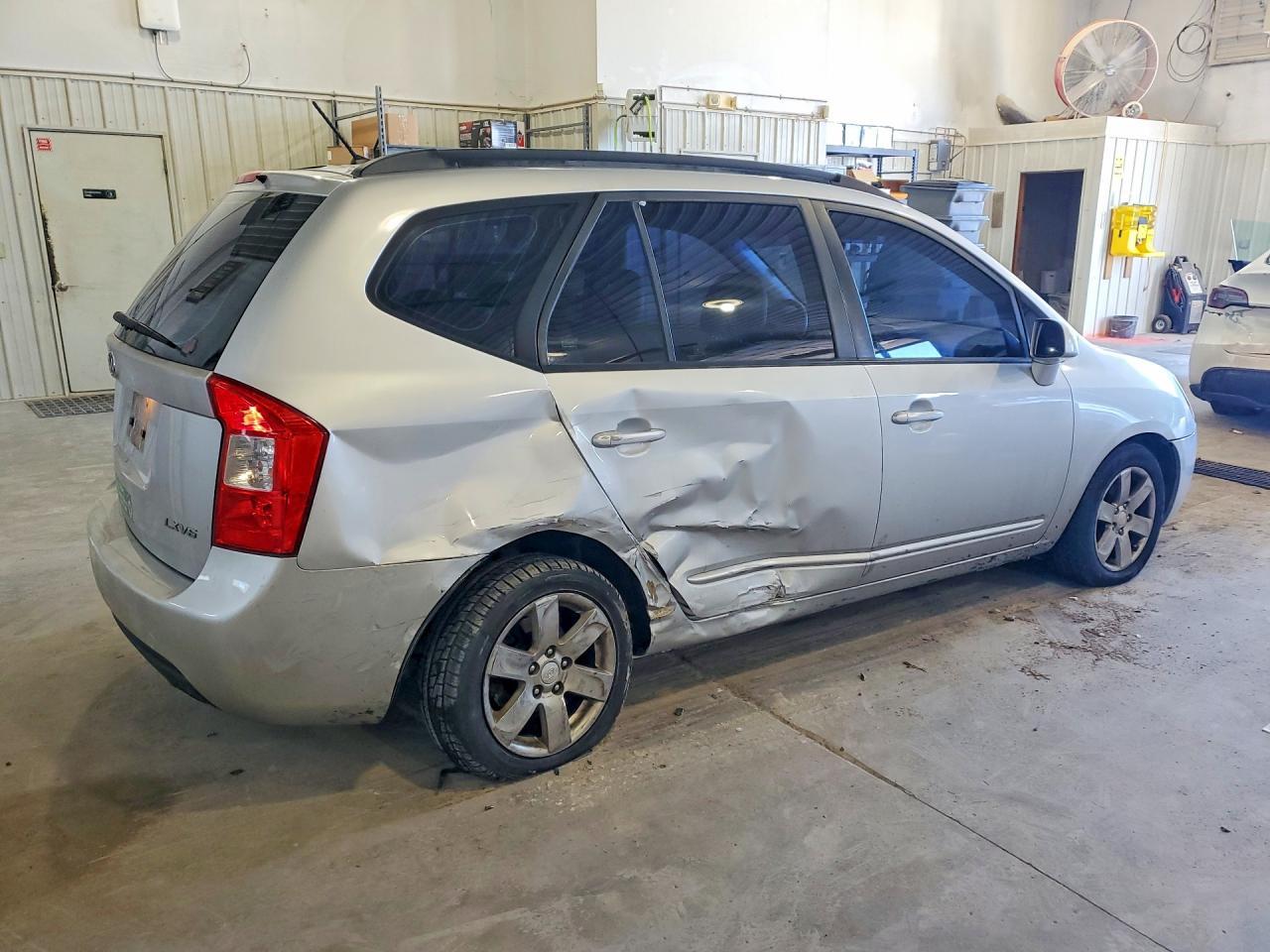 2008 Kia Rondo Lx/Ex - Image 3