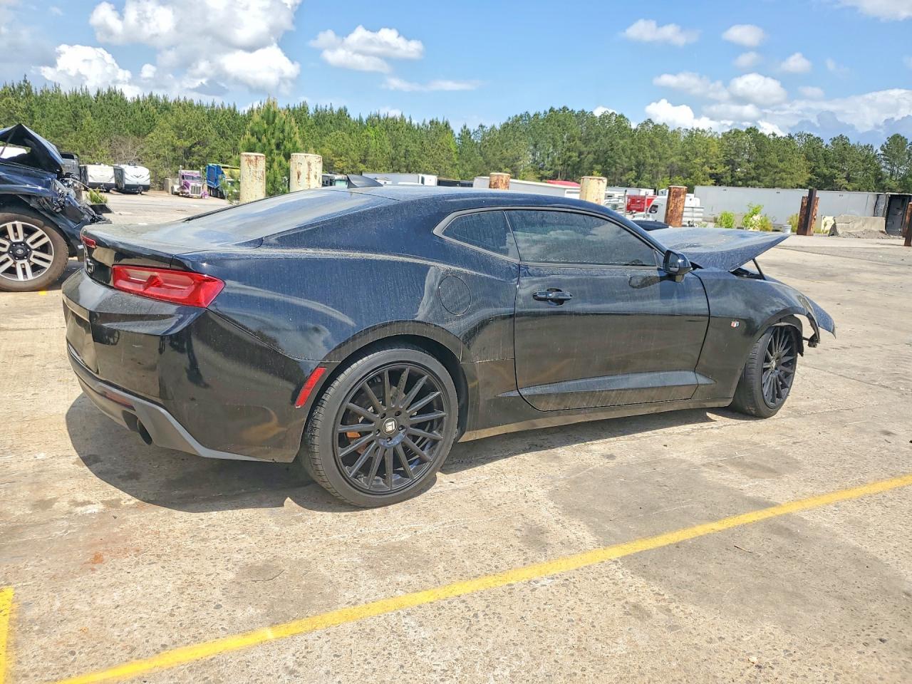 2018 Chevrolet Camaro 1Ls - Фото 3