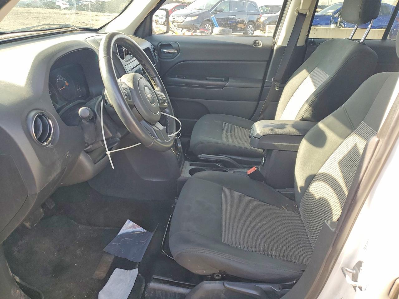 2014 Jeep Patriot Latitude - Фото 7