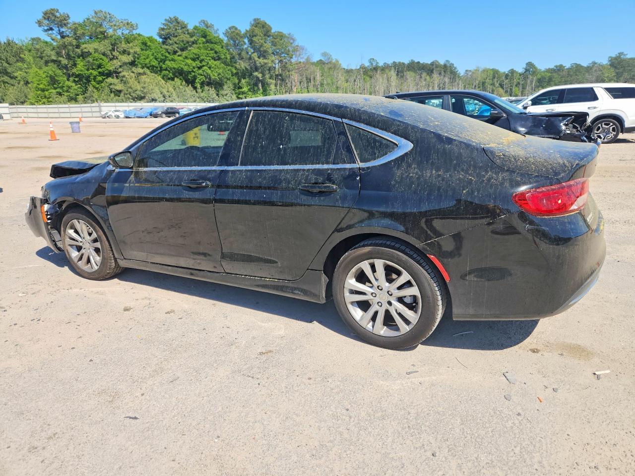 2015 Chrysler 200 Limited - Фото 2