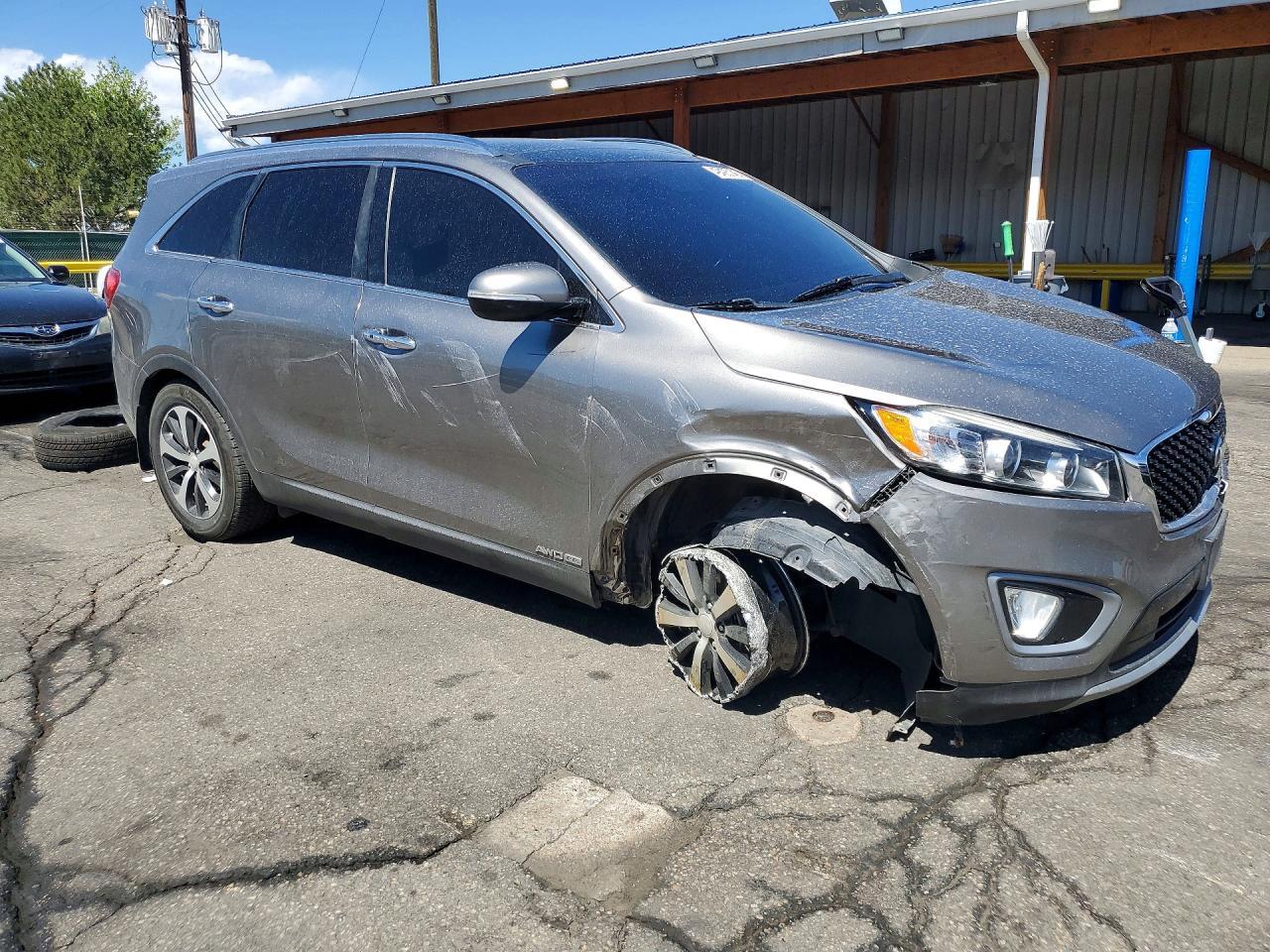 2016 Kia Sorento Ex - Image 4