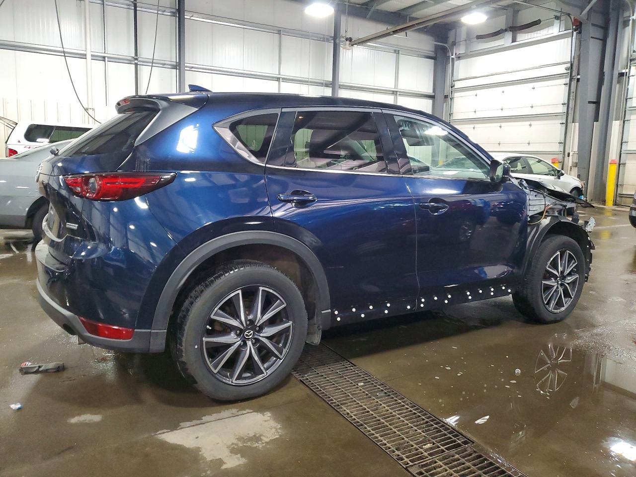 2017 Mazda Cx-5 Grand Touring - Image 3