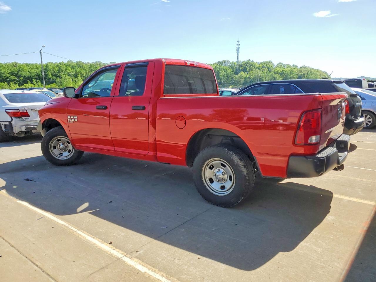 2019 Ram 1500 Classic Tradesman - Фото 2