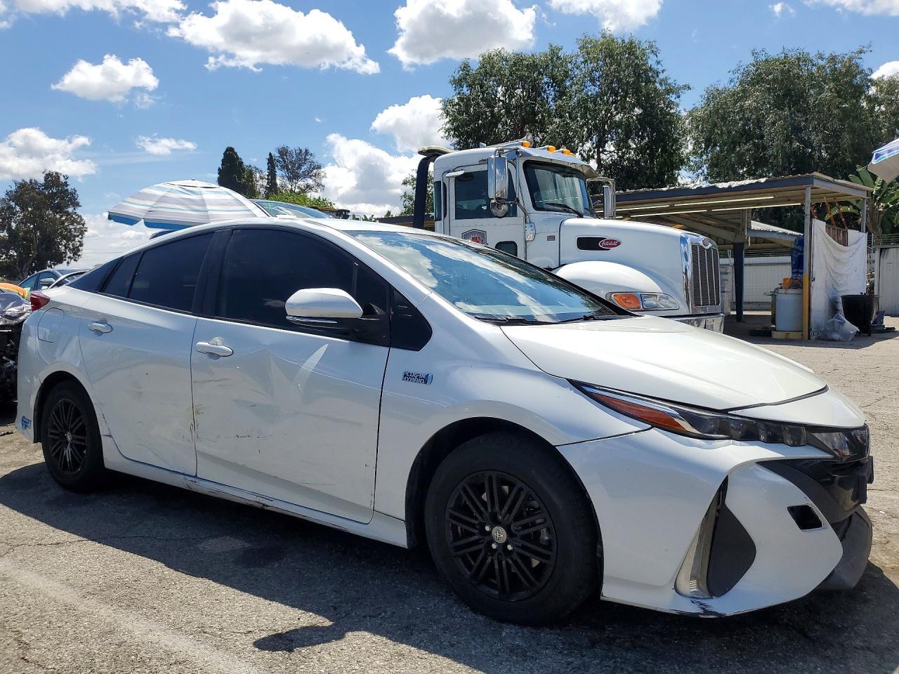 2022 Toyota Prius Prime Xle - Image 4