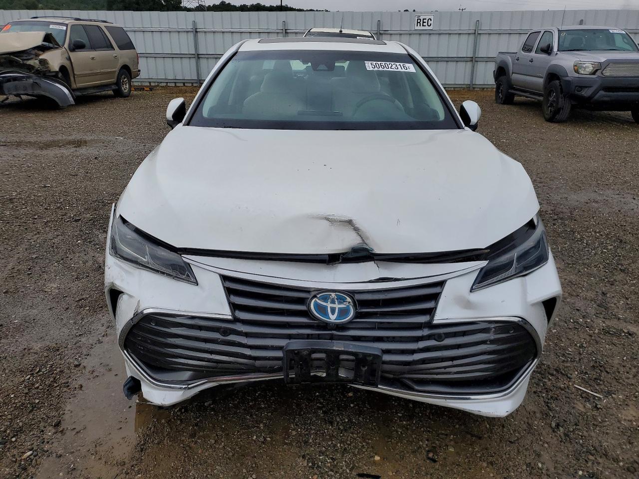 2020 Toyota Avalon - Фото 5