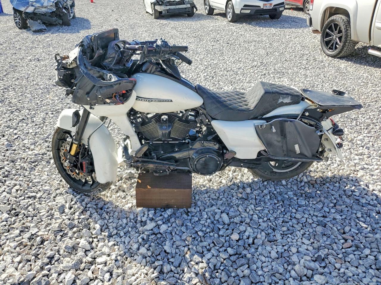 2018 Harley-Davidson Fltrxs Road Glide Special - Фото 3