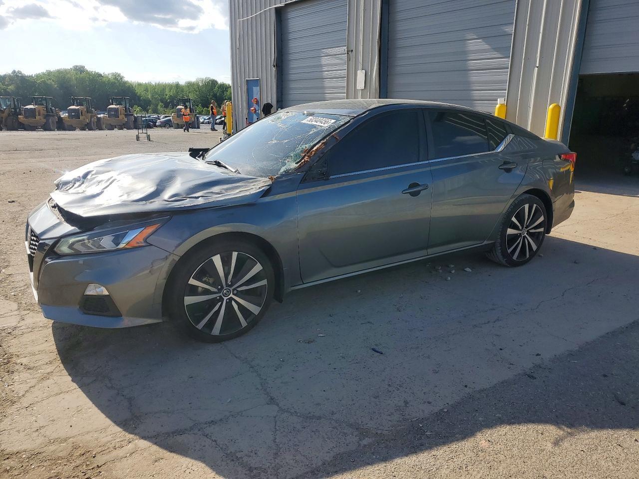 2022 Nissan Altima Sr