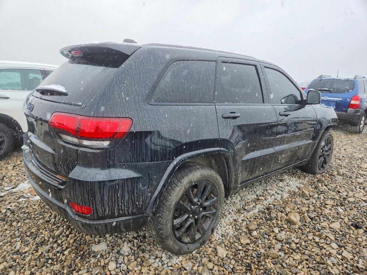 2018 Jeep Grand Cherokee Laredo - Image 3
