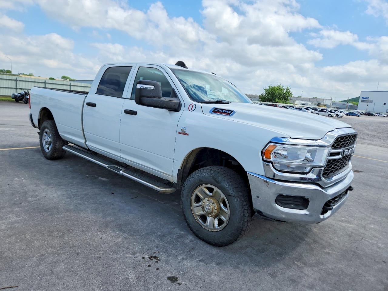 2023 Ram 2500 Tradesman - Фото 4