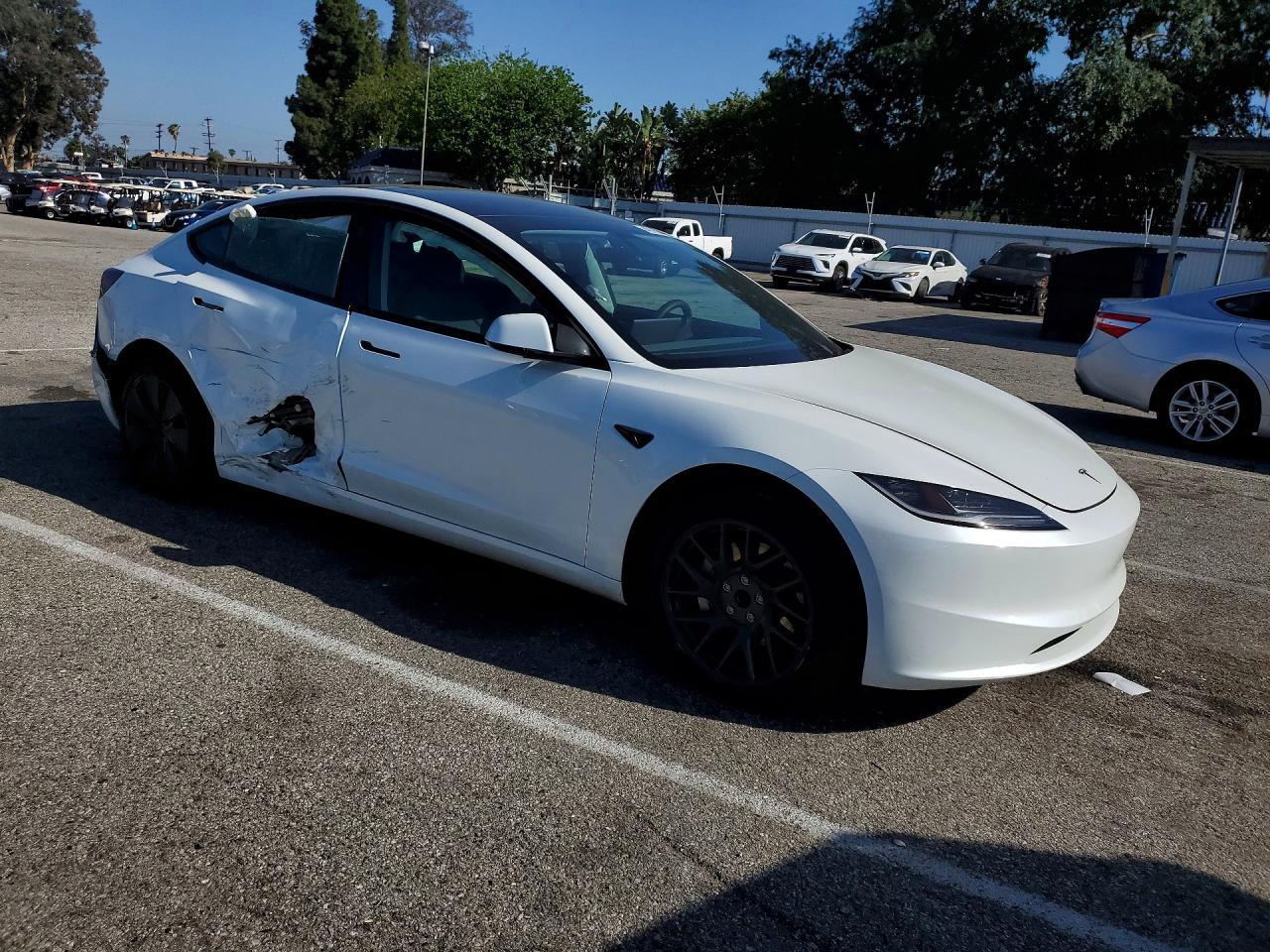 2025 Tesla Model 3 - Image 4