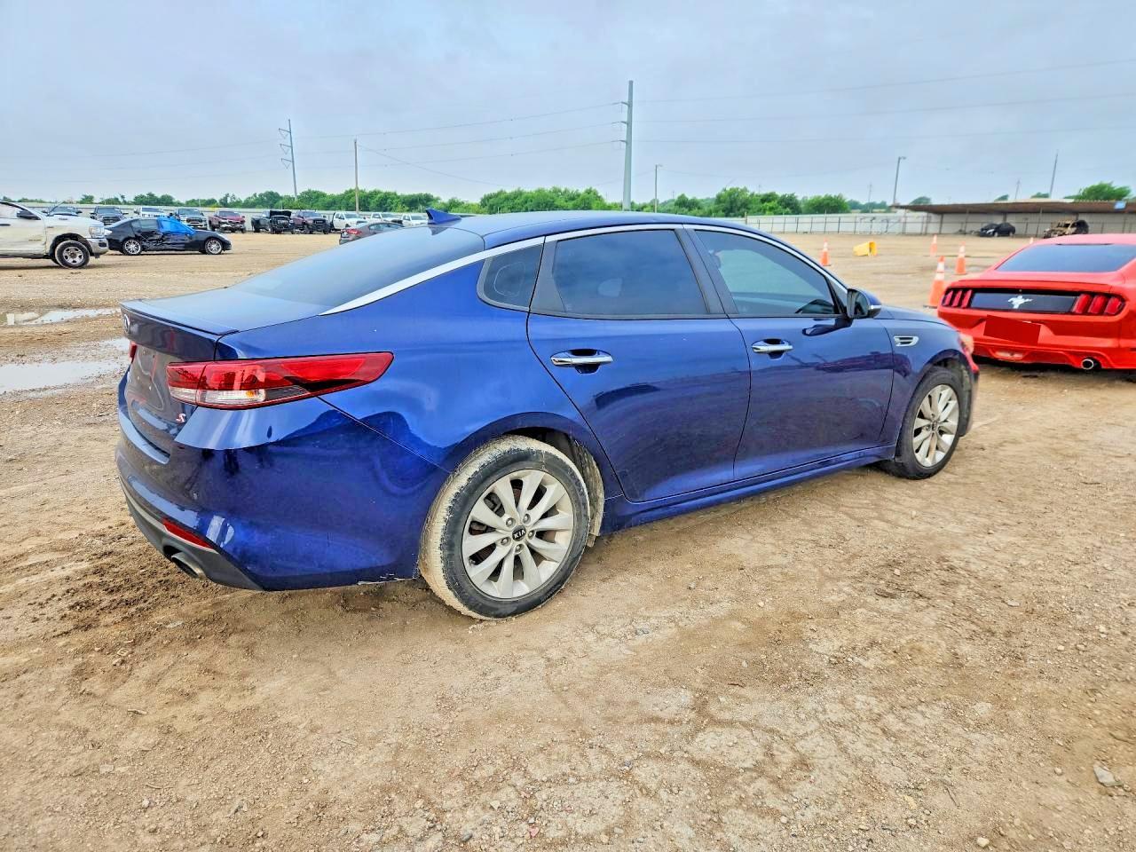 2018 Kia Optima S - Фото 3