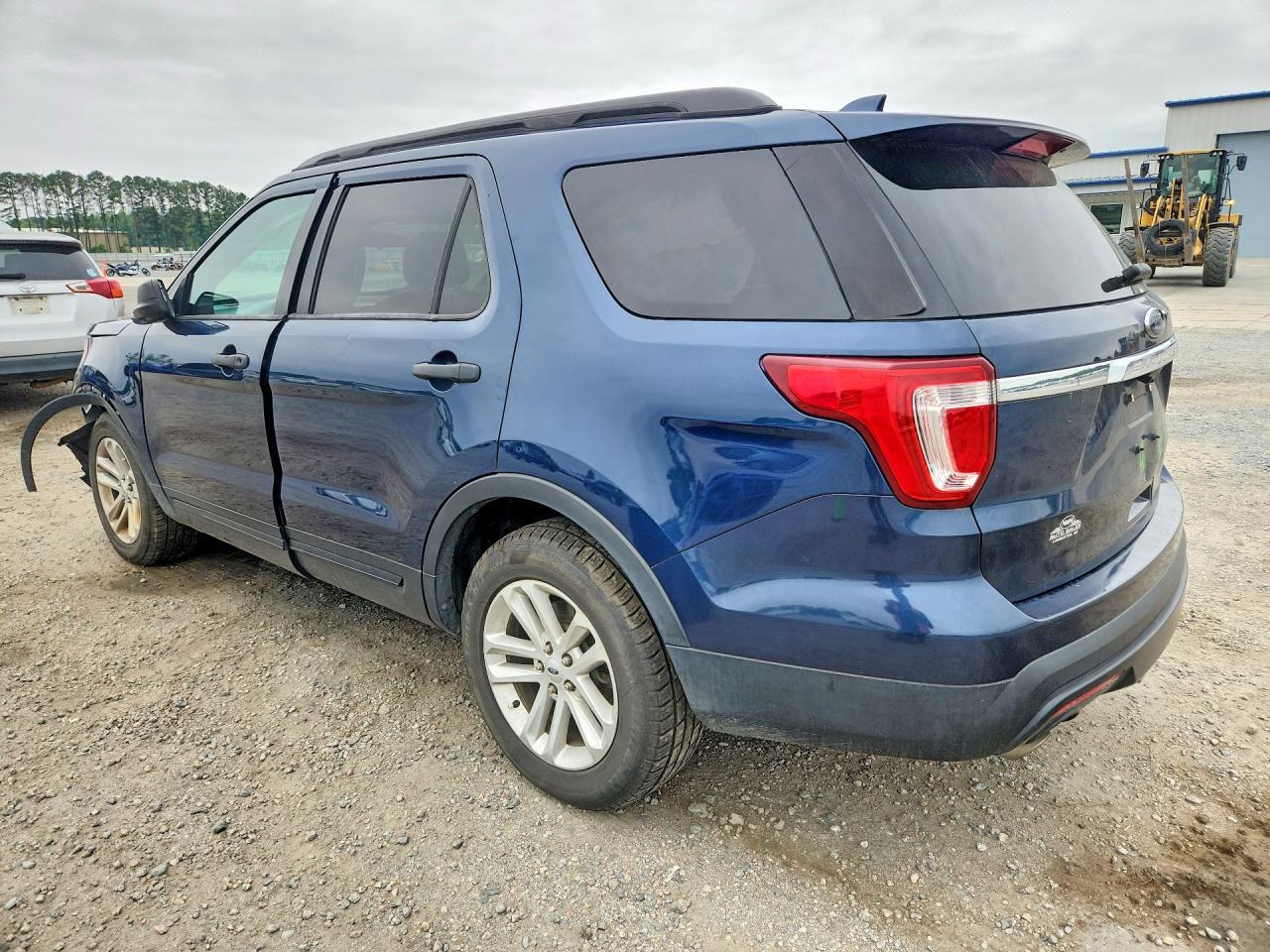 2017 Ford Explorer - Image 2