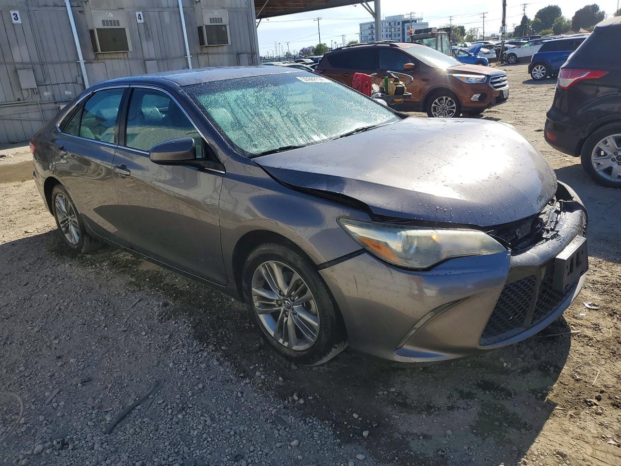 2016 Toyota Camry Se - Фото 4