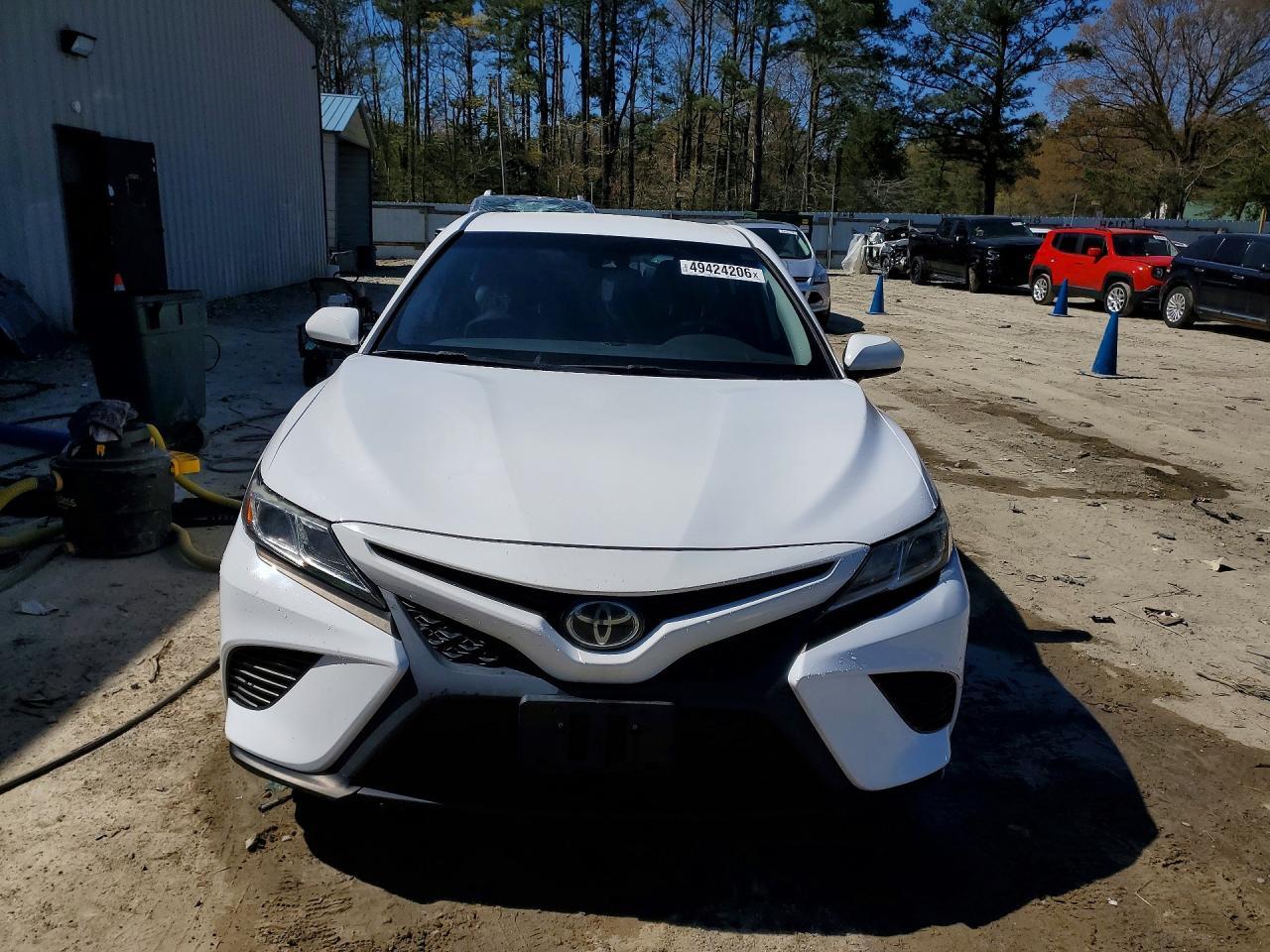 2019 Toyota Camry Se - Фото 5