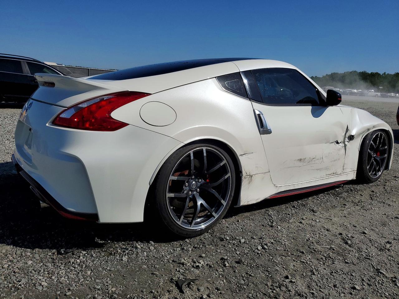 2015 Nissan 370Z Base - Фото 3