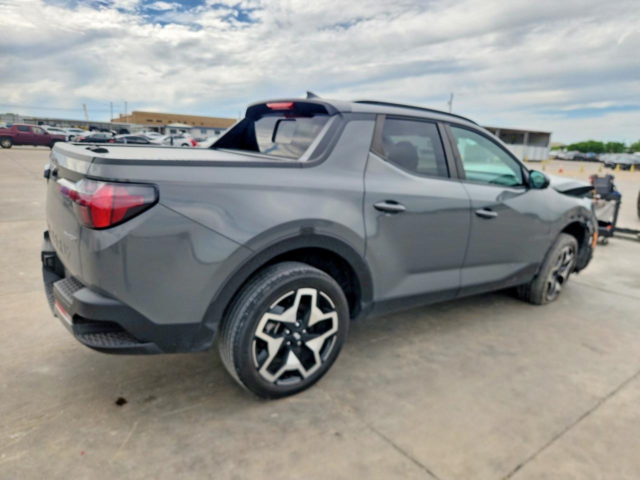 2024 Hyundai Santa Cruz Limited - Image 3