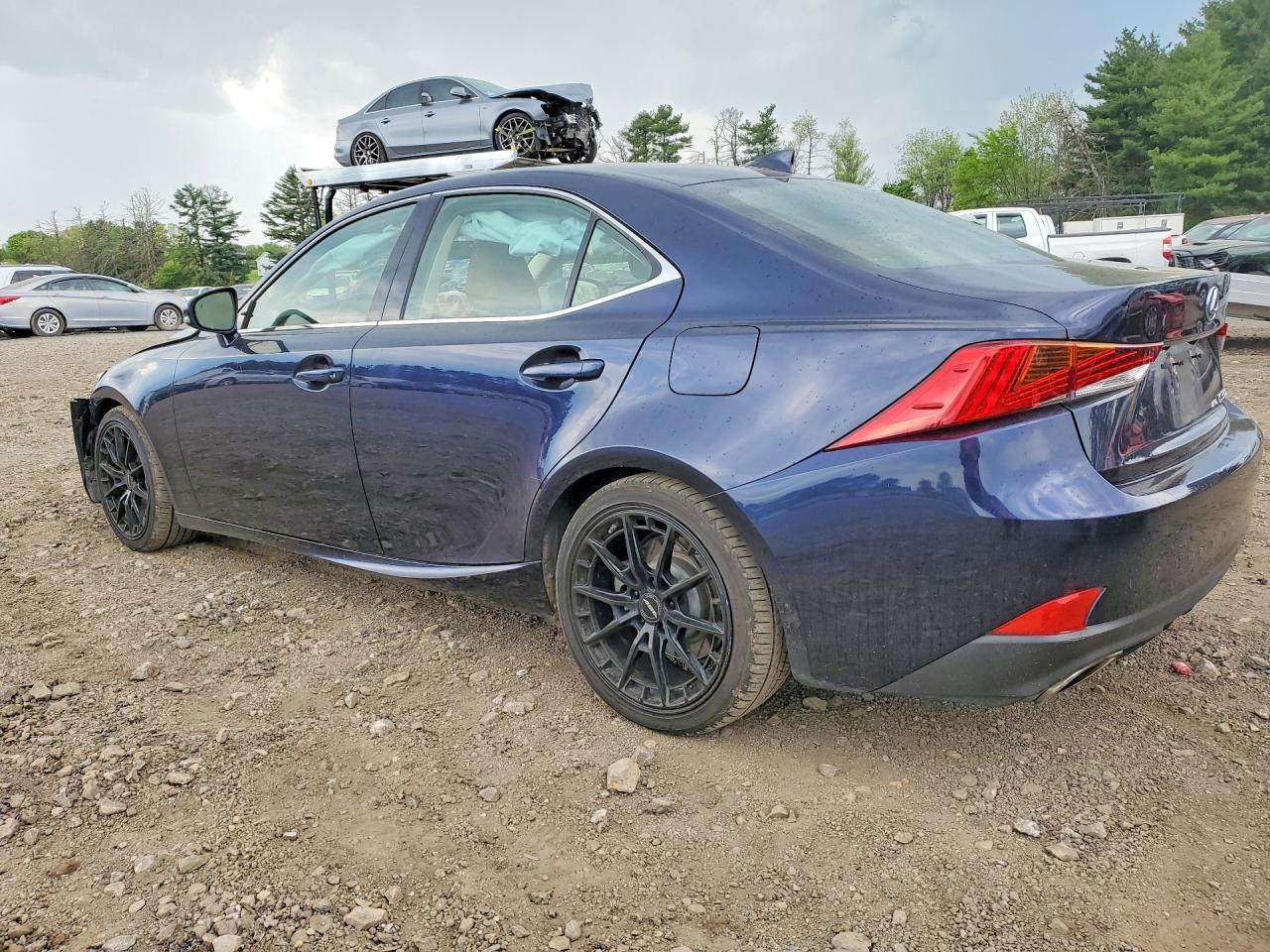 2017 Lexus Is - Image 2