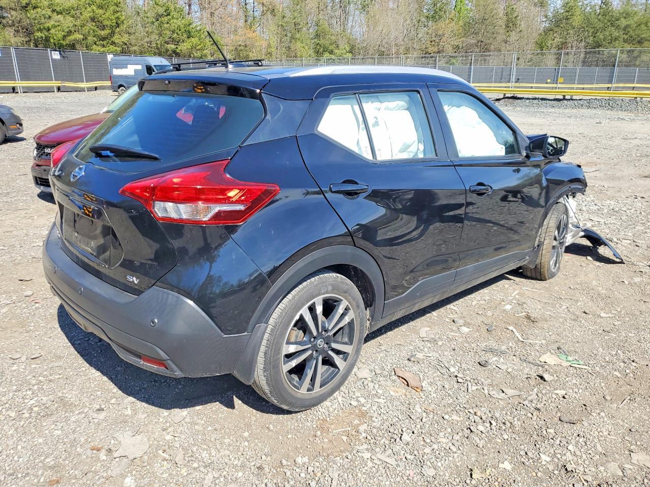 2020 Nissan Kicks Sv - Image 3