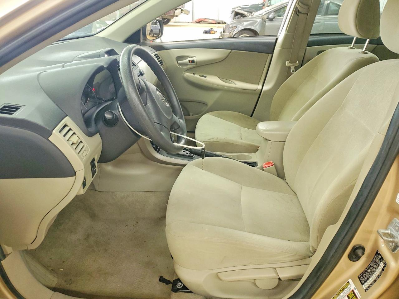 2012 Toyota Corolla L - Фото 7