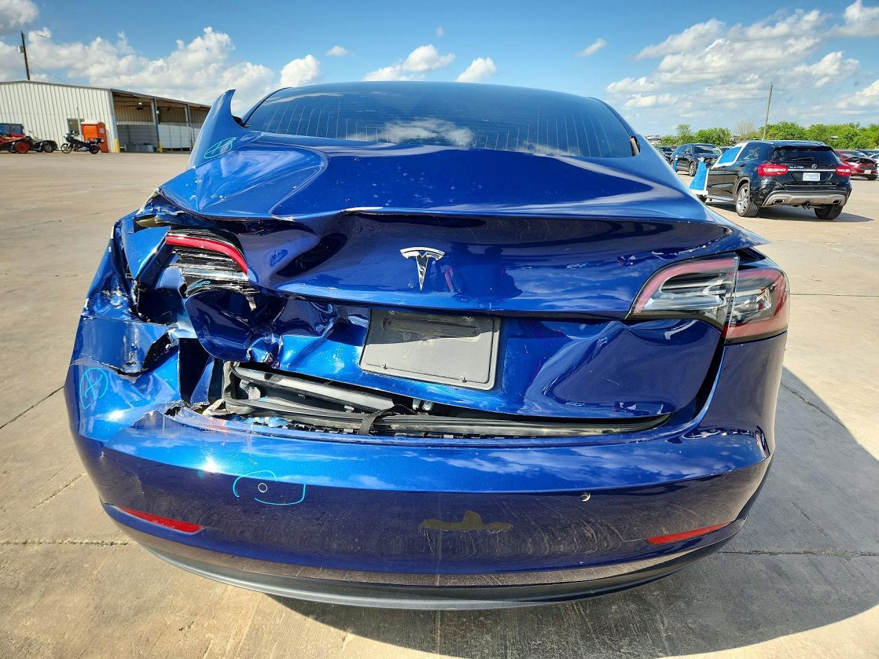 2020 Tesla Model 3 - Фото 6