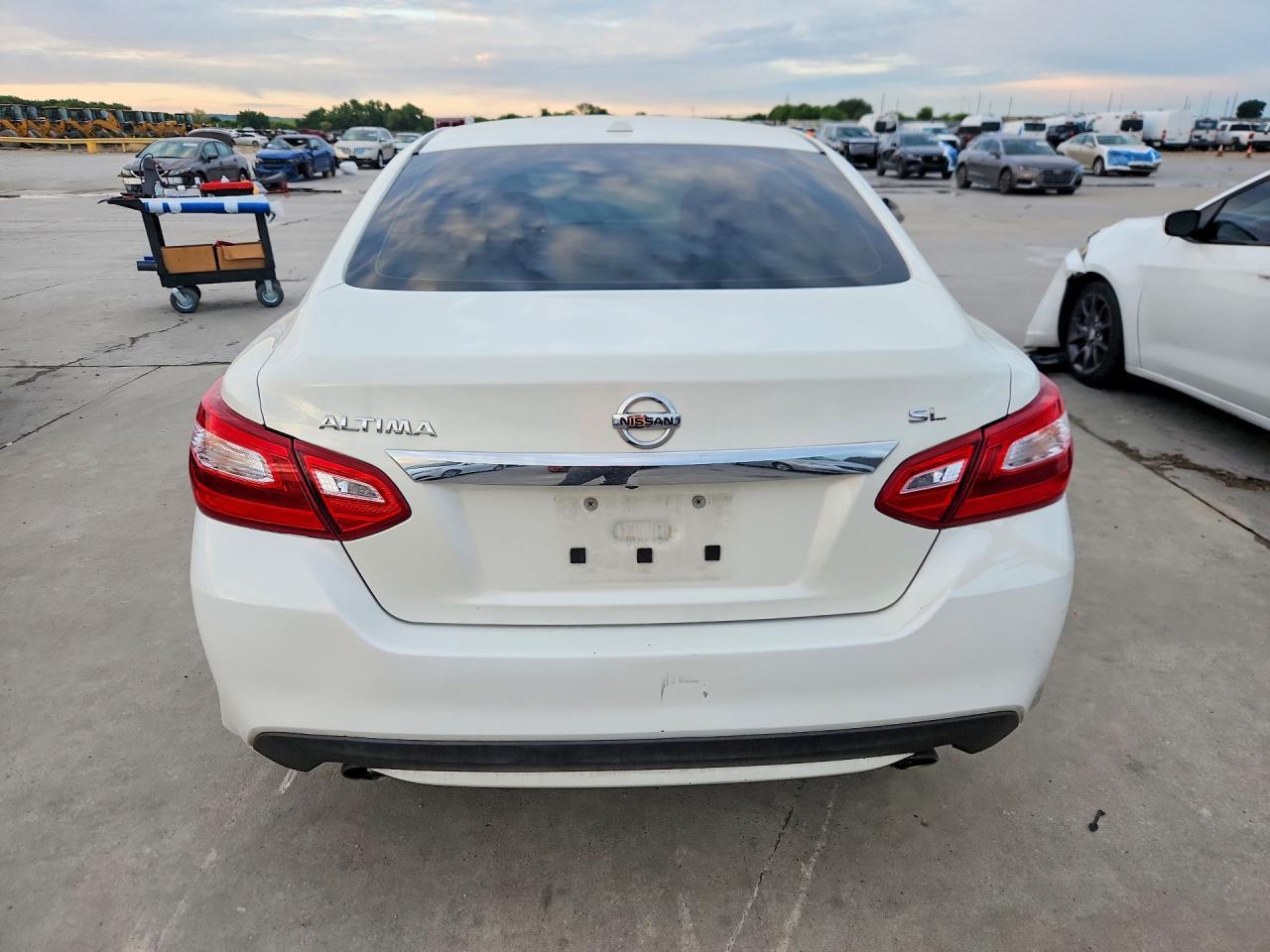 2017 Nissan Altima 2.5 Sl - Image 6
