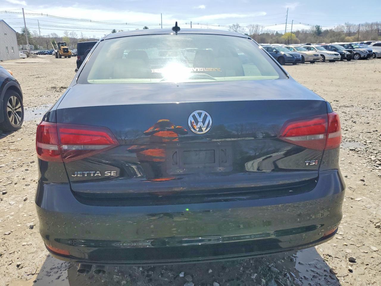 2018 Volkswagen Jetta Se - Image 6
