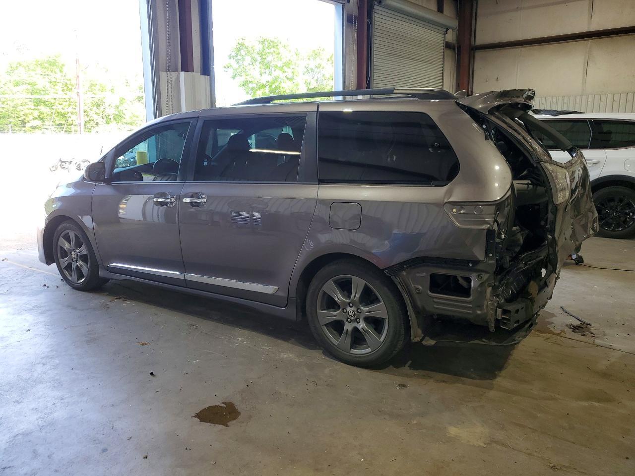 2020 Toyota Sienna Se 8-Passenger - Фото 2