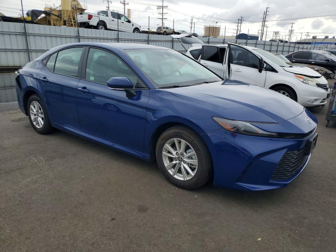 2025 Toyota Camry Le - Фото 4