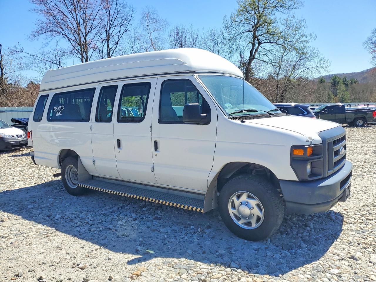 2013 Ford Econoline E350 Super Duty Van - Фото 4