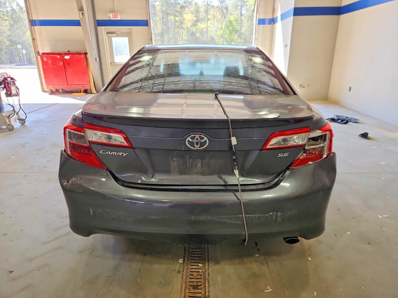 2013 Toyota Camry Se - Image 6