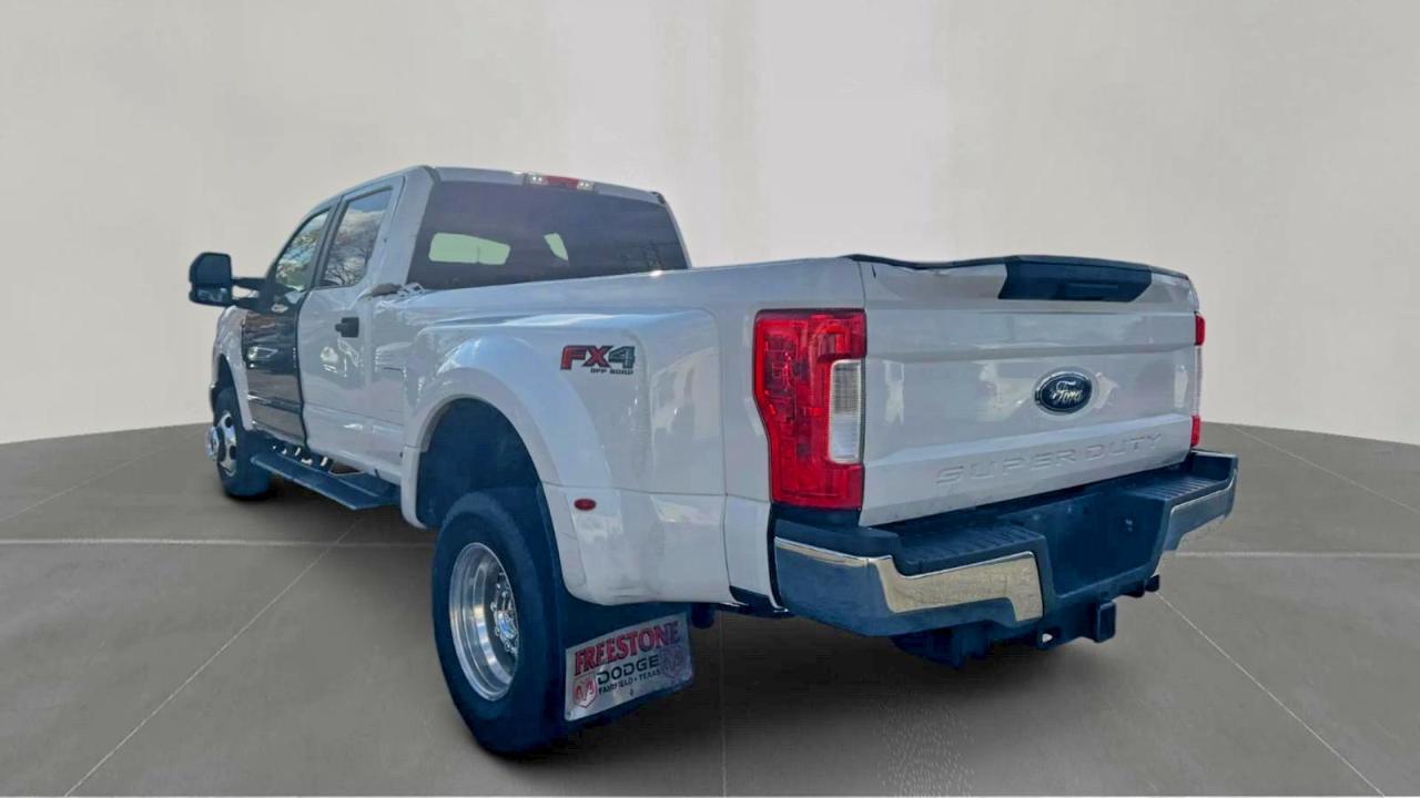 2017 Ford F350 Super Duty - Фото 3