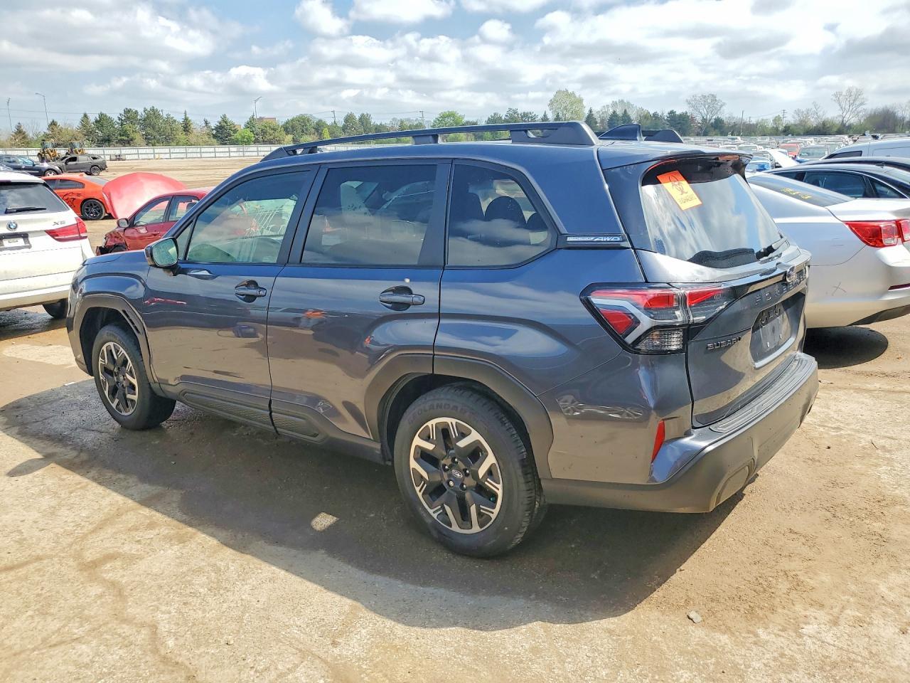 2025 Subaru Forester Premium - Фото 2