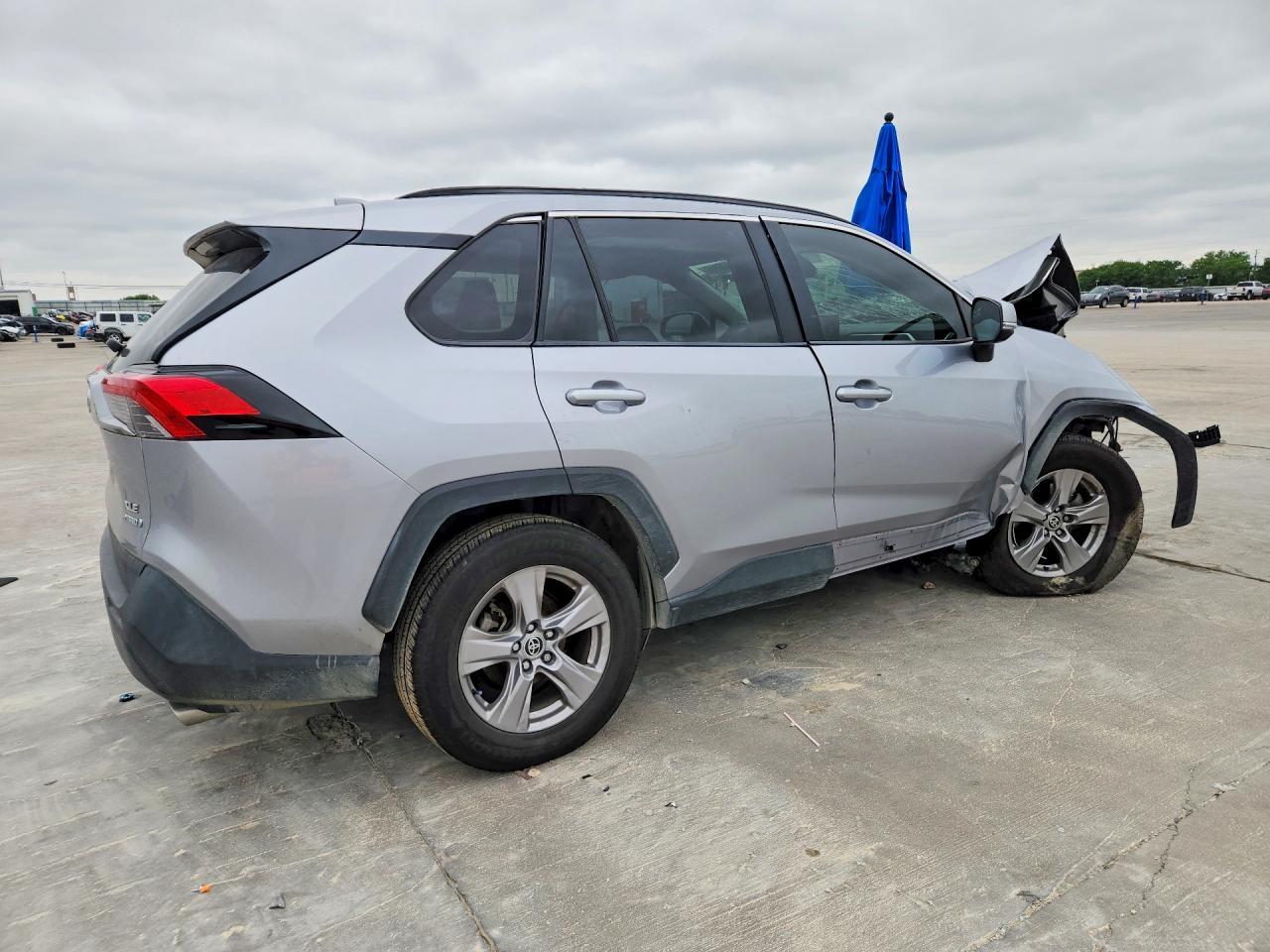 2022 Toyota Rav4 Xle - Image 3