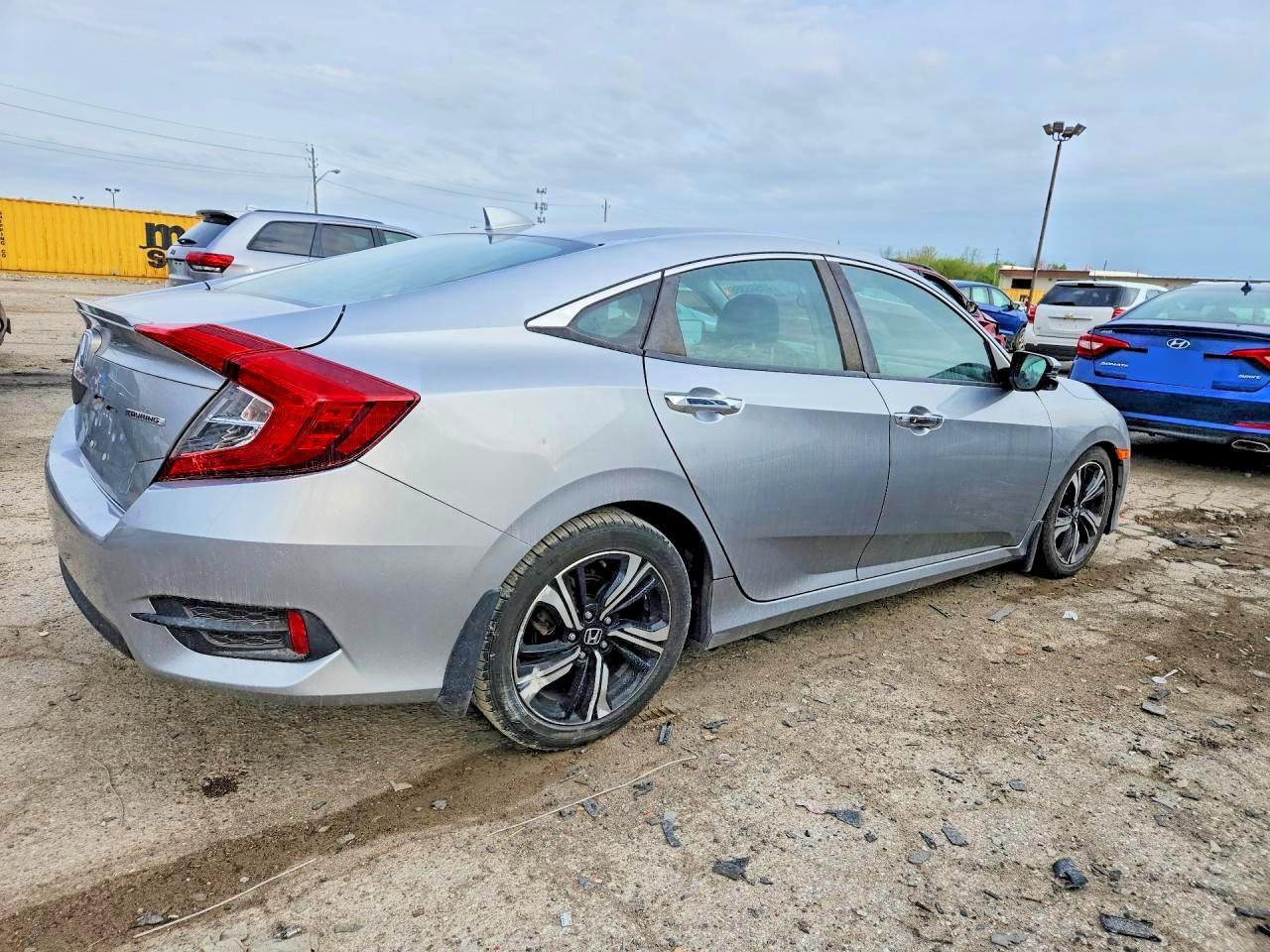 2017 Honda Civic Touring - Фото 3
