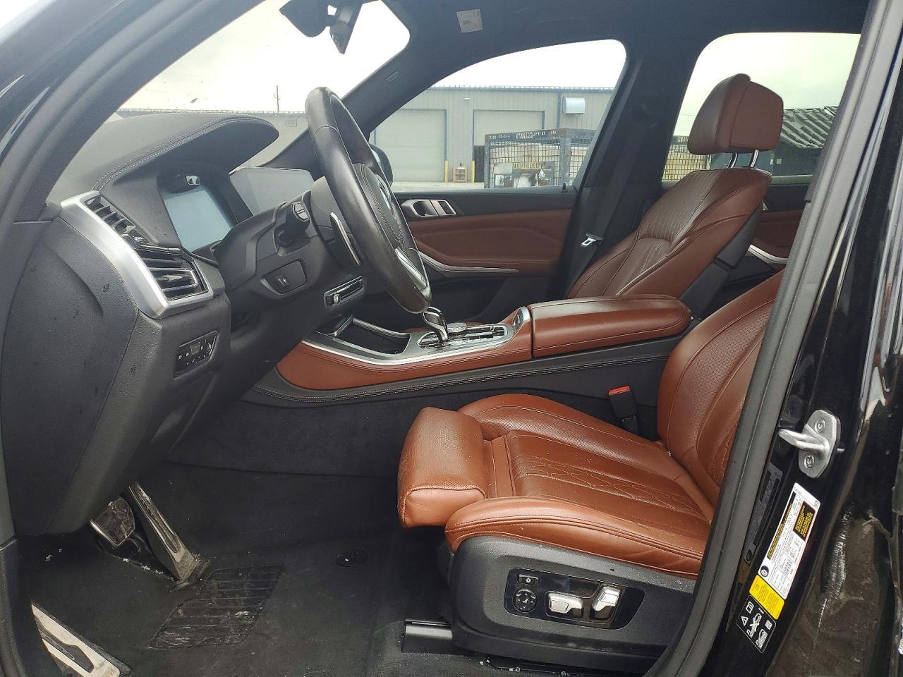 2021 BMW X5 M50I - Фото 7