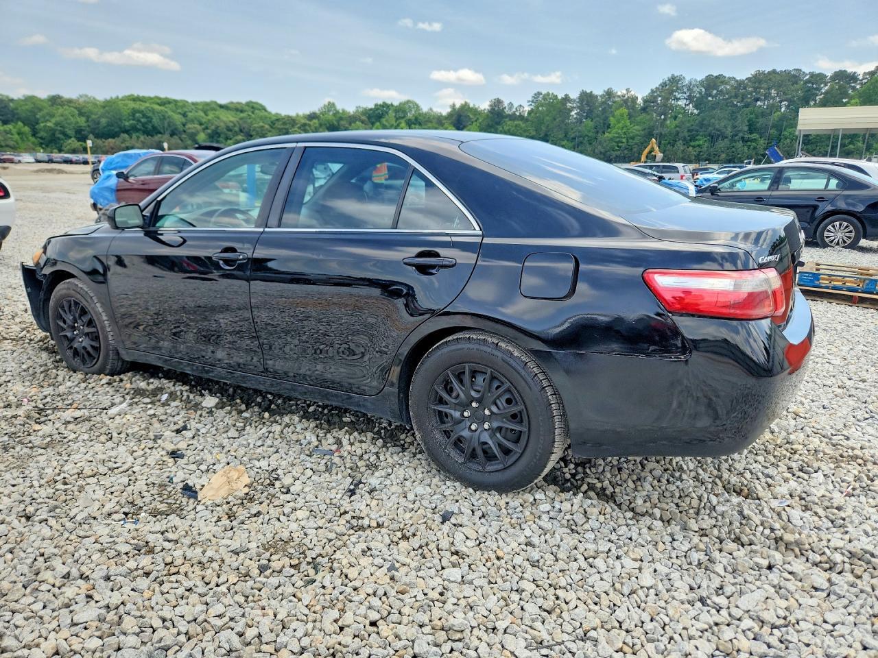 2009 Toyota Camry Le - Фото 2