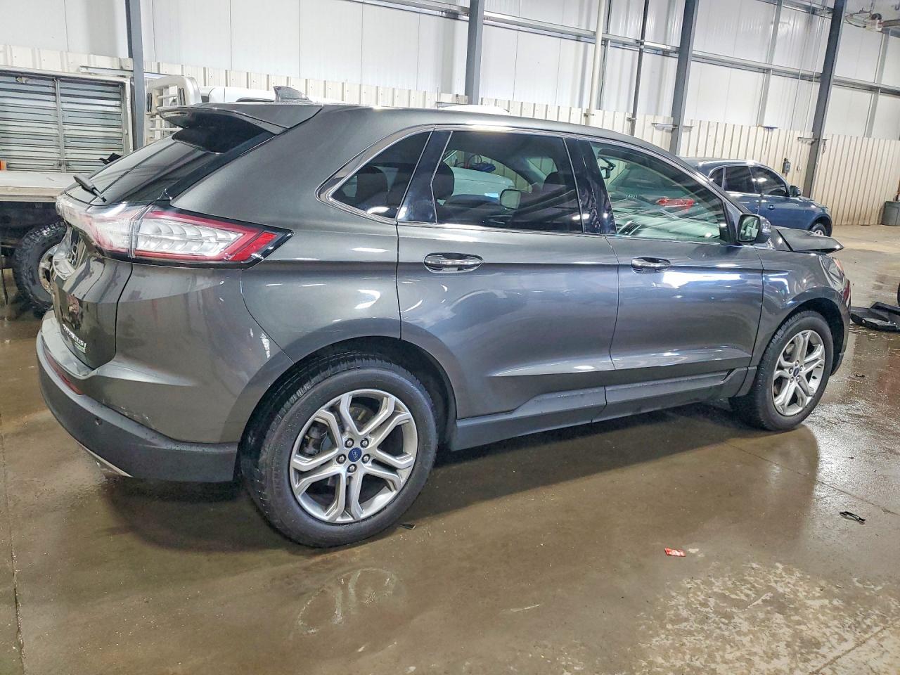 2017 Ford Edge Titanium - Image 3