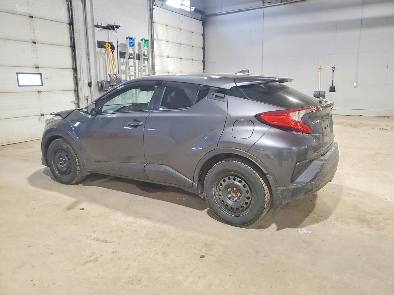 2018 Toyota C-Hr Xle - Image 2