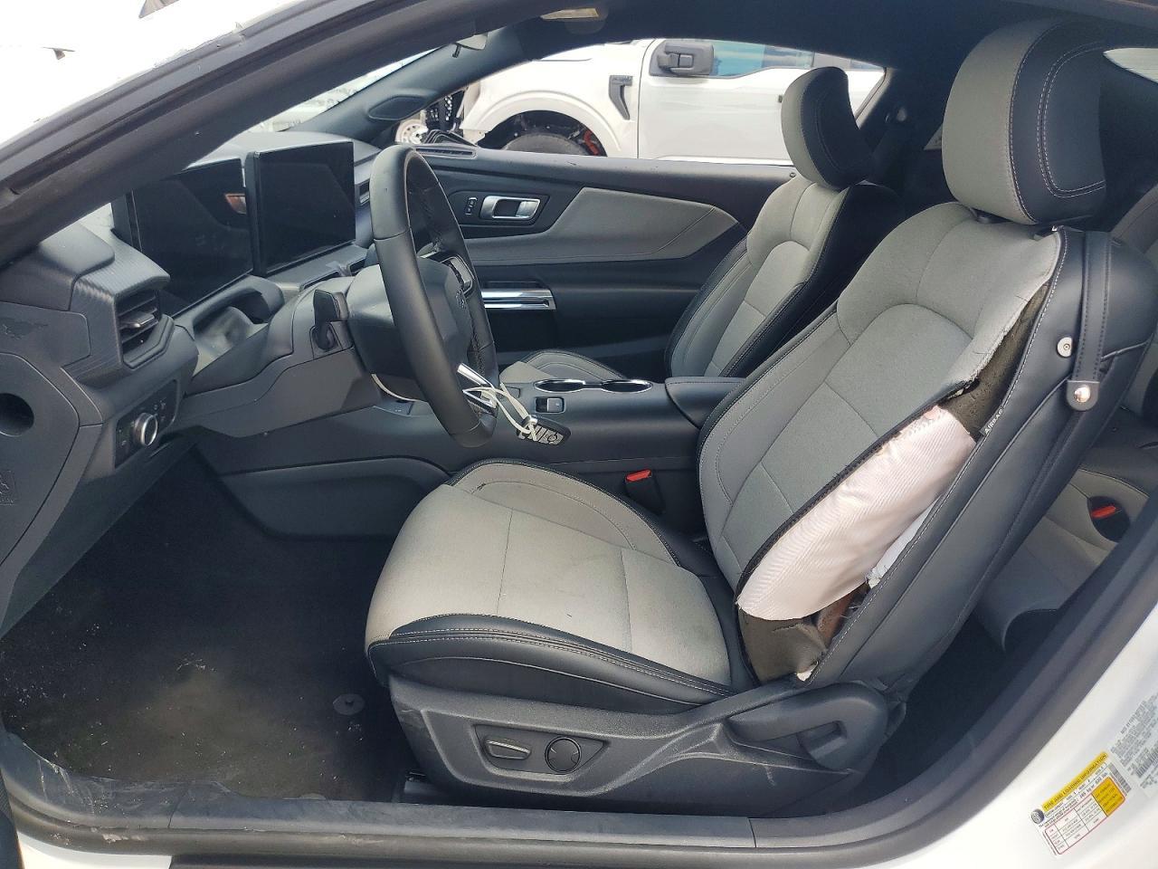 2024 Ford Mustang - Image 7