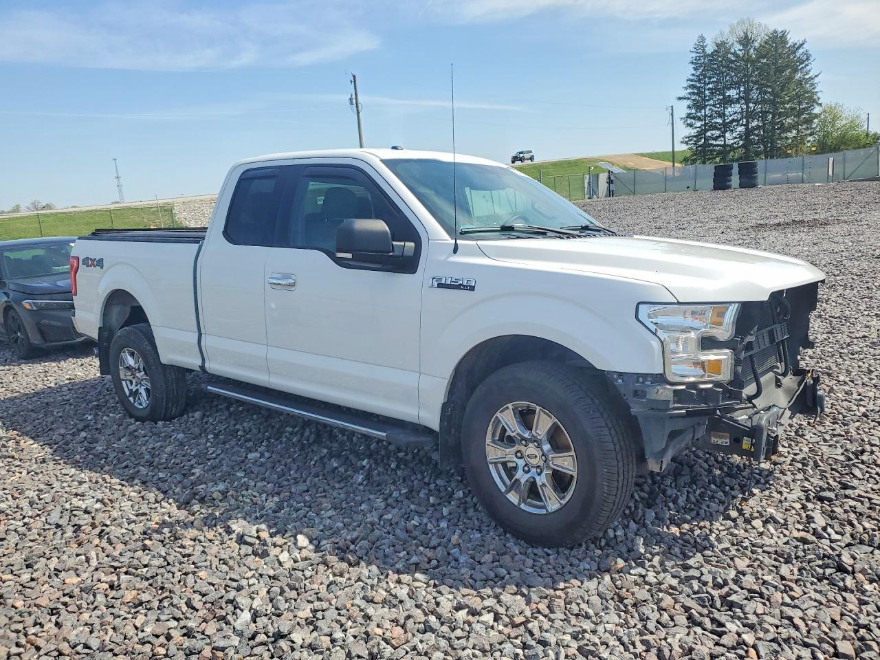 2016 Ford F150 Super Cab - Image 4